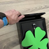 VivaTechnix KRO-1230 Cutie postala Vivatechnix Irish Clover KRO-1230, otel, 400x250x100mm, Negru/Verde, 2 chei