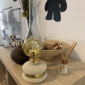 VivaTechnix TR-1002A Lampa cu gaz lampant Vivatechnix Classic TR-1002A, rezervor sticla cu catifea, oglinda metal, Bej